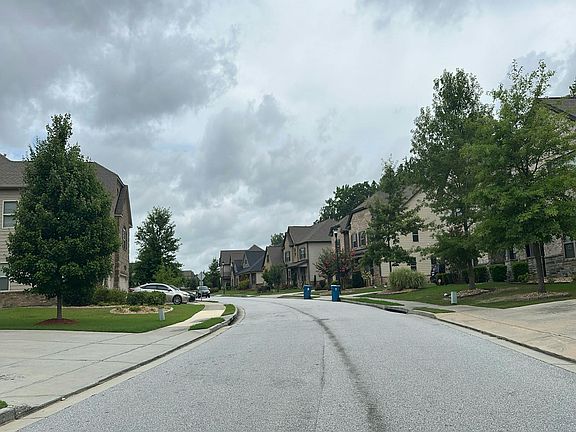 4th image of 2755 Oak Grove Rd