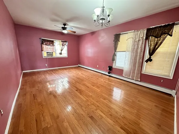 29 Romaine Avenue image 3 of 7