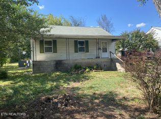 910 Rosedale Ave, Loudon, TN 37774