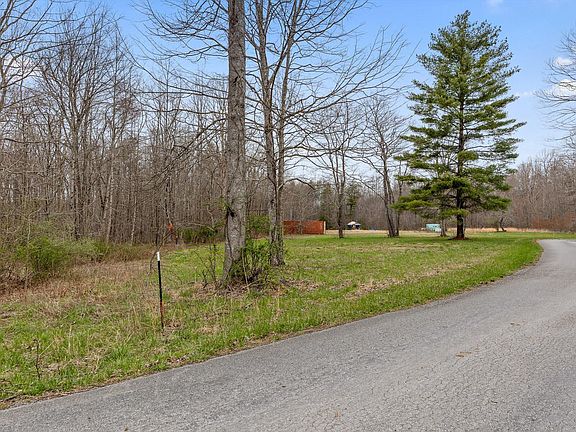 3rd image of 225 Prater Rd