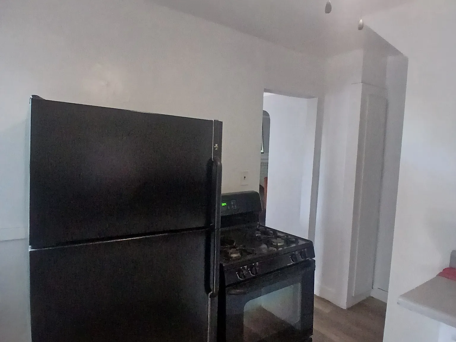 3 bed, 1250 sqft, $600 — Photo 3