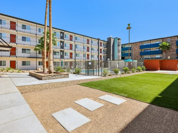Courtyard525