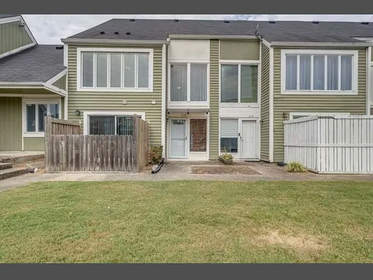 218 Raintree Dr — Photo 10
