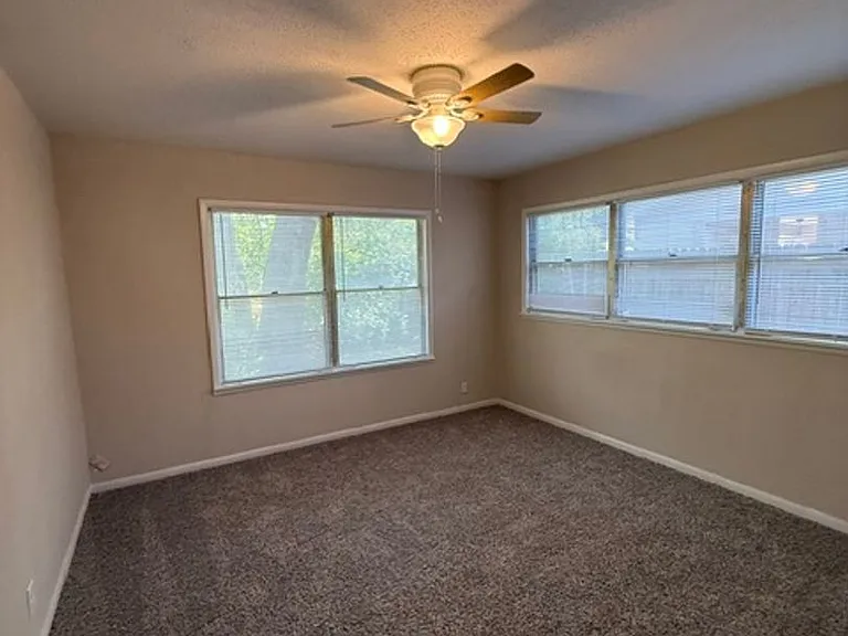 1273 S Pioneer Dr — Photo 8
