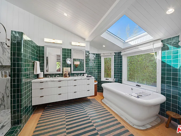 7038 Dume Dr — Photo 30