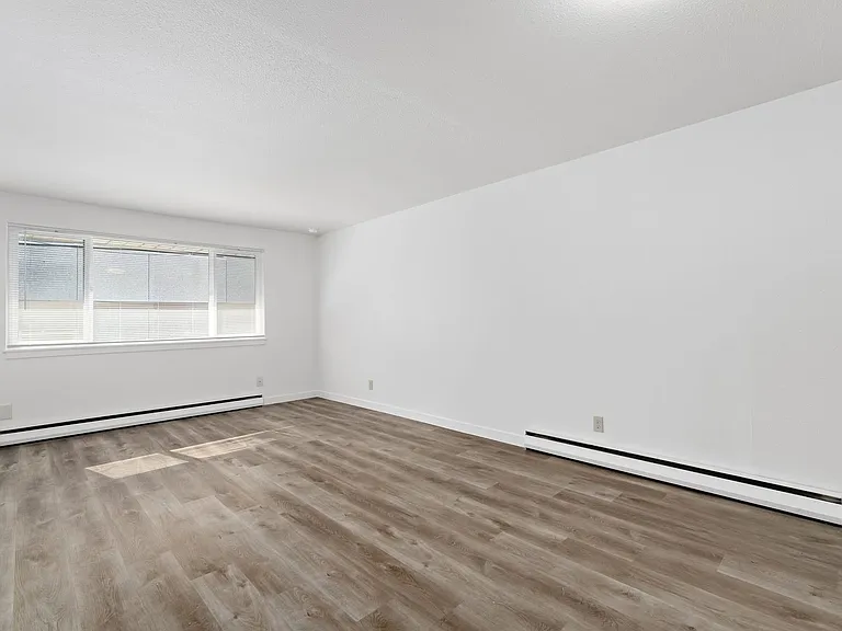 913 Harrington Ave NE — Photo 34