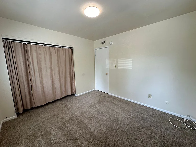 300 E 16th Ave — Photo 10