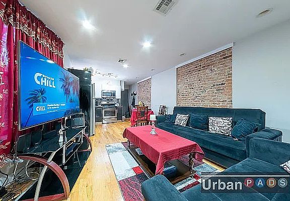2nd image of 1565 Lincoln Pl APT 2