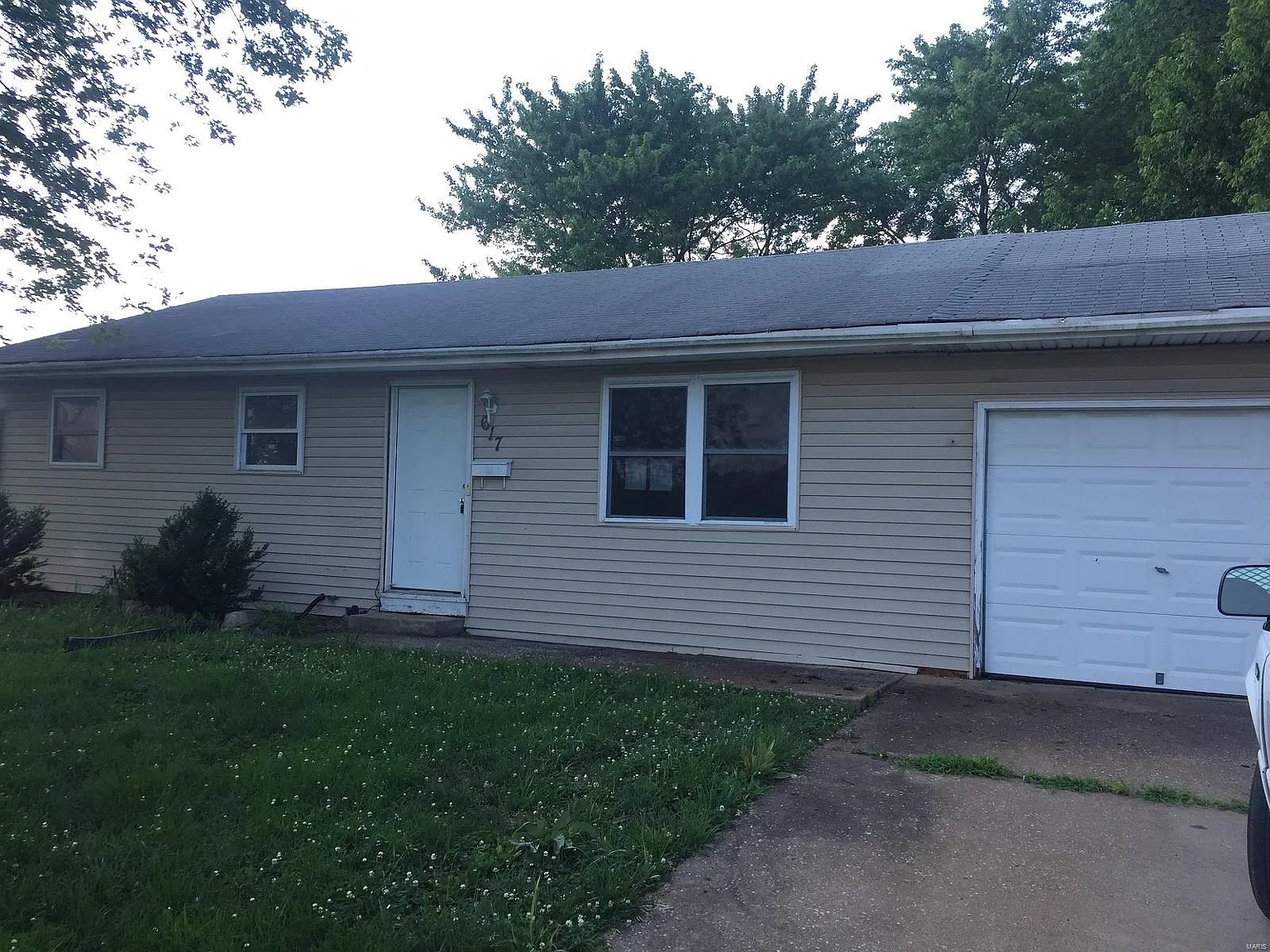 617 Saint Matthew Ct photo 1
