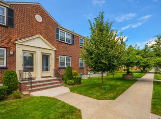 69-16B 213th St #284, Oakland Gardens, NY 11364