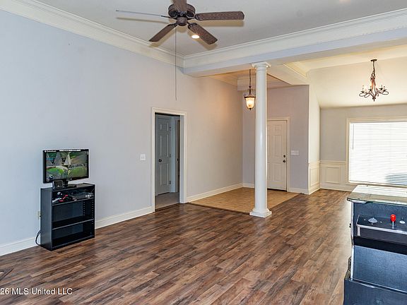 4th image of 364 Kings Ridge Cir