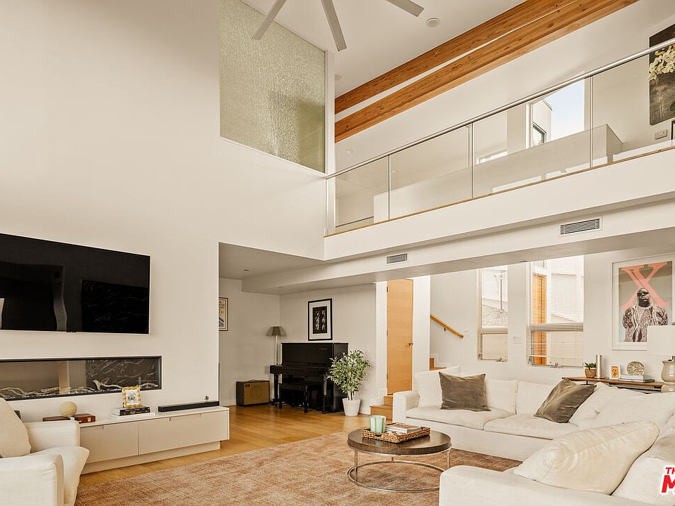 3631 Sunswept Dr, Studio City, CA 91604 | Zillow