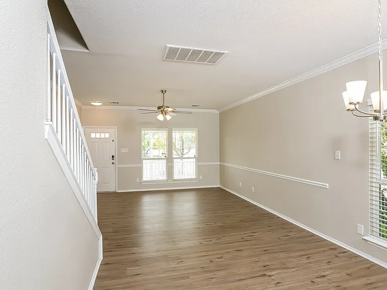 8639 Sunny Oaks — Photo 5