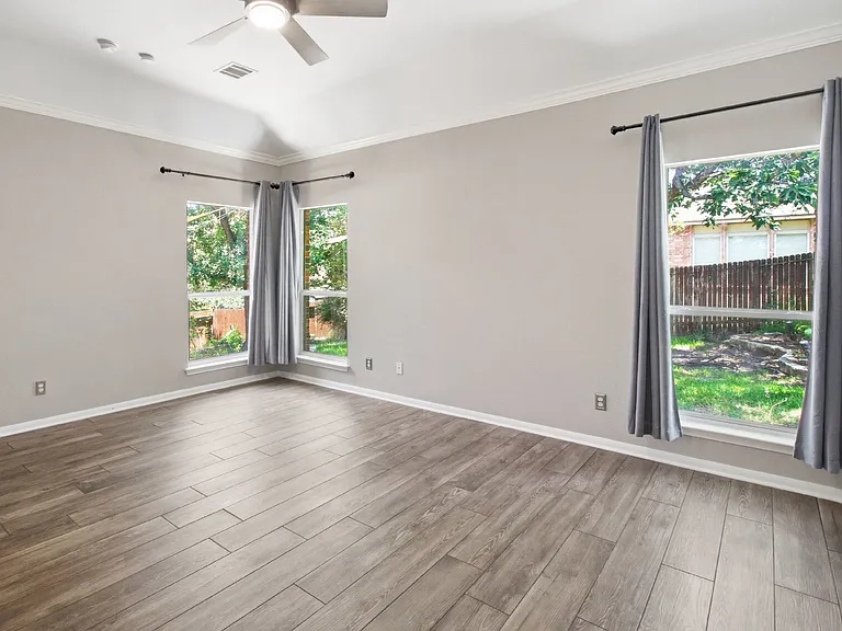 8603 Solano Dr — Photo 17