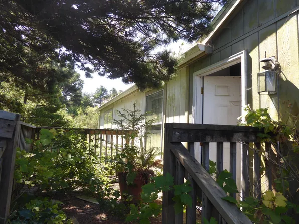 4407 S State Route 105, Westport, WA 98595