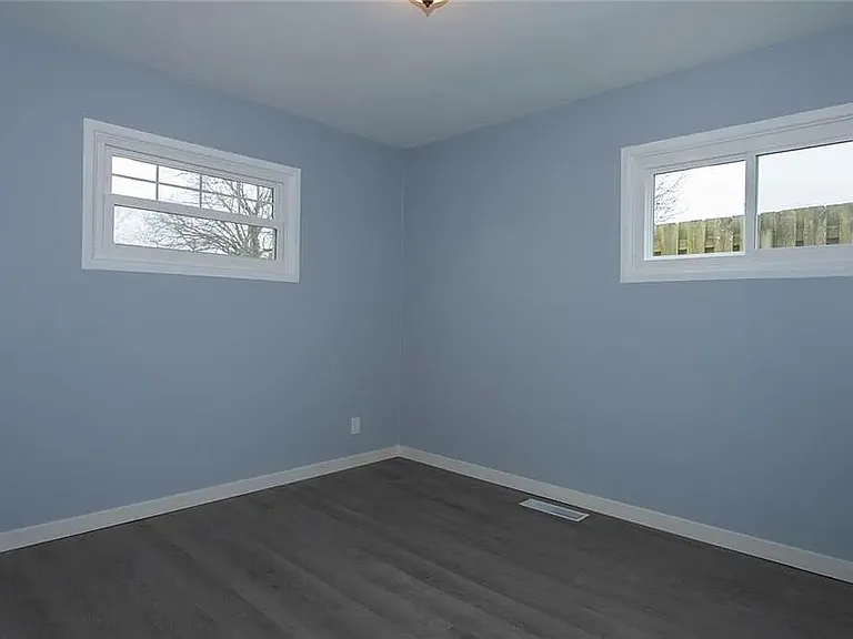 731 Worcester Ave — Photo 8