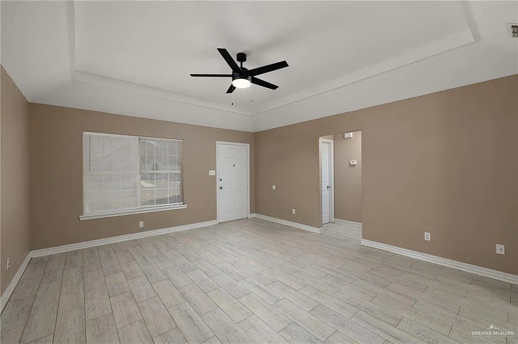 3 bed, 2.0 bath, 1212 sqft, $1,500 — Photo 2