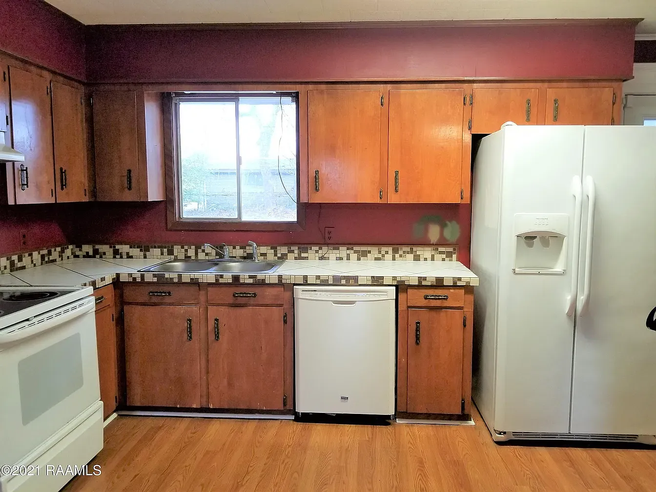 914 Mary Ann - 1 — Photo 3