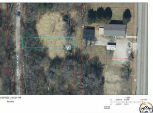 SE Bellview Ave, Topeka, KS 66607