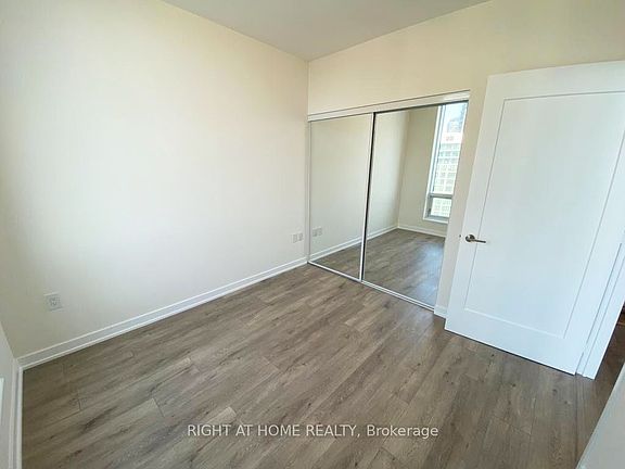 5th image of 28 Freeland St #3403