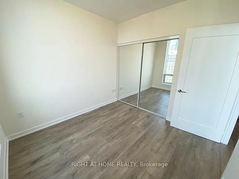 28 Freeland St #3403 — Photo 5
