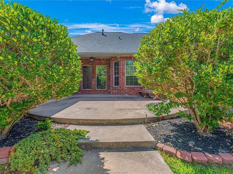 305 Stoney Hills Ct — Photo 27