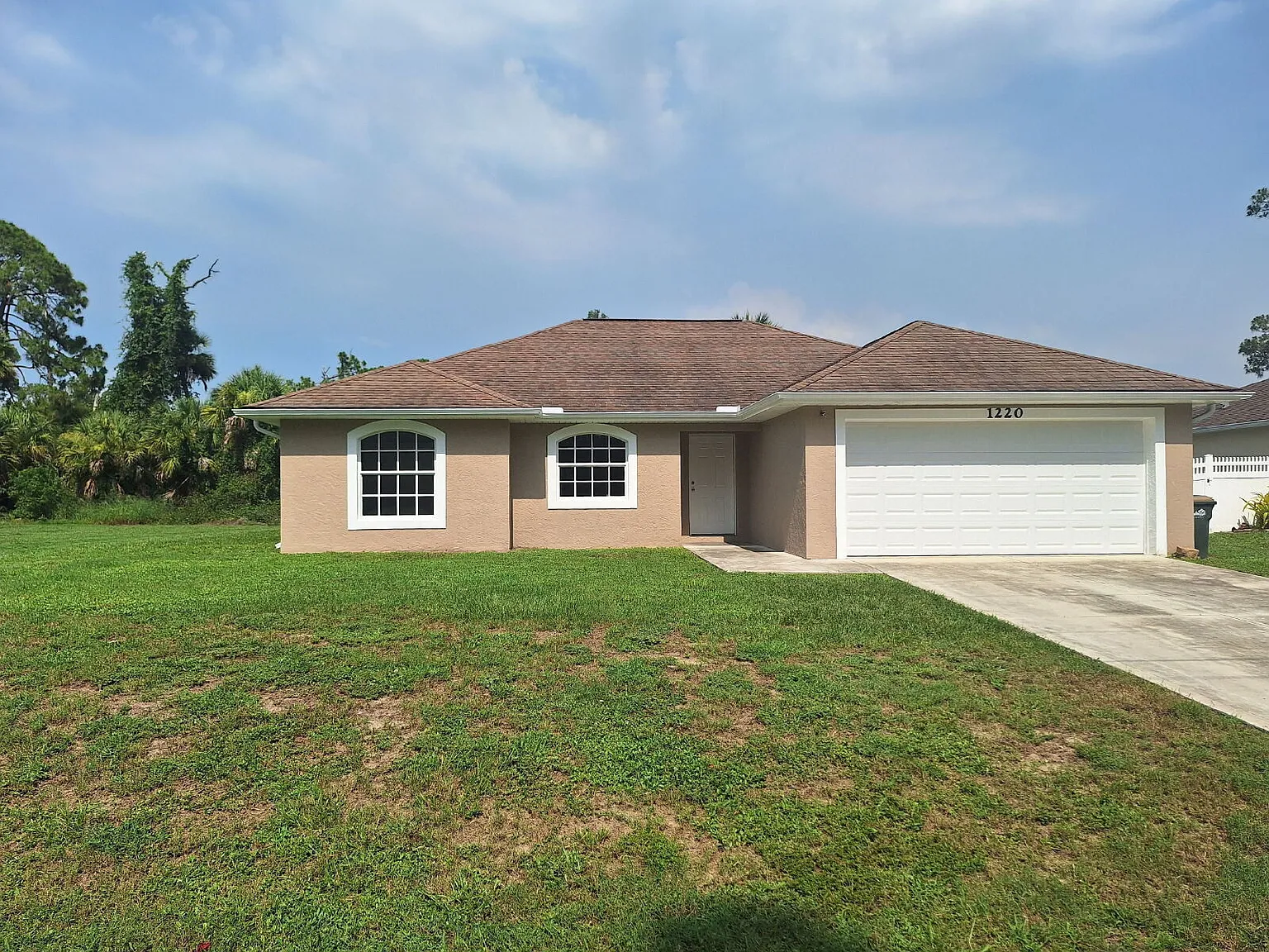 3 bed, 2.0 bath, 1438 sqft, $1,895 — Photo 2
