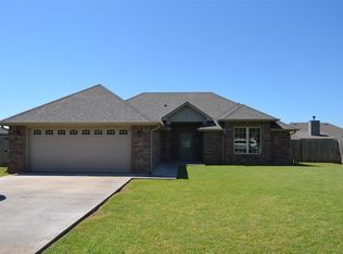 1112 1st St, Elgin, OK 73538