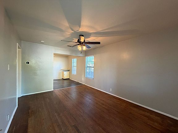 3rd image of 4925 Jo Ann St