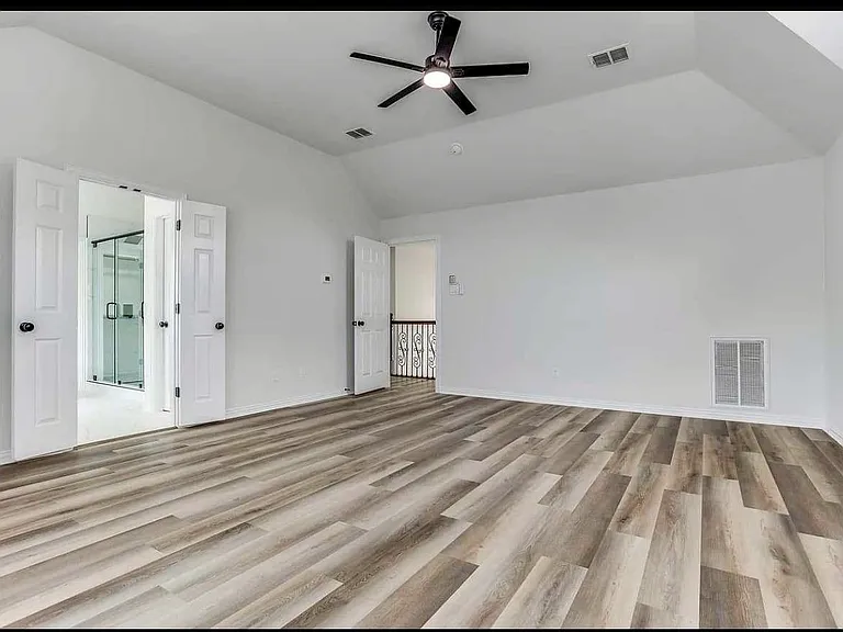 Primary Bedroom (2nd Floor), 19' x 15'