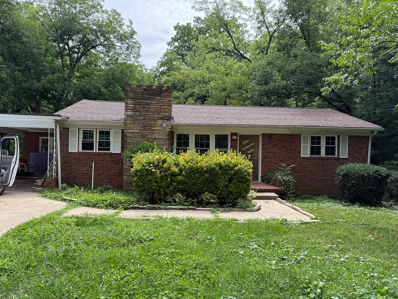 430 N Oakland Ave — Photo 1