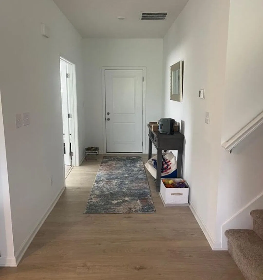 4 bed, 2.5 bath, 2667 sqft, $2,900 — Photo 2