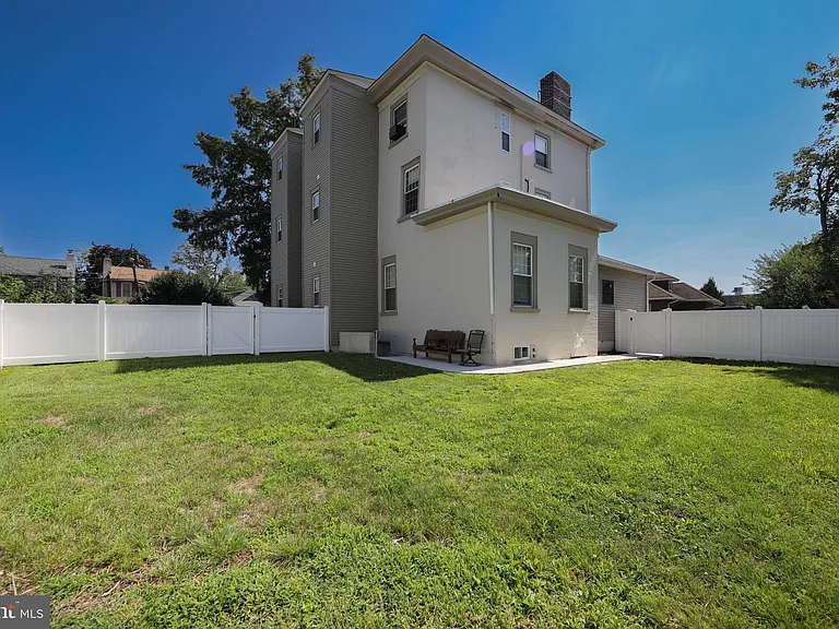 9 E Holly Ave #5 — Photo 32