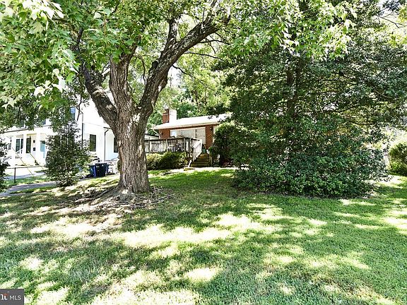 4th image of 904 Ware St SW