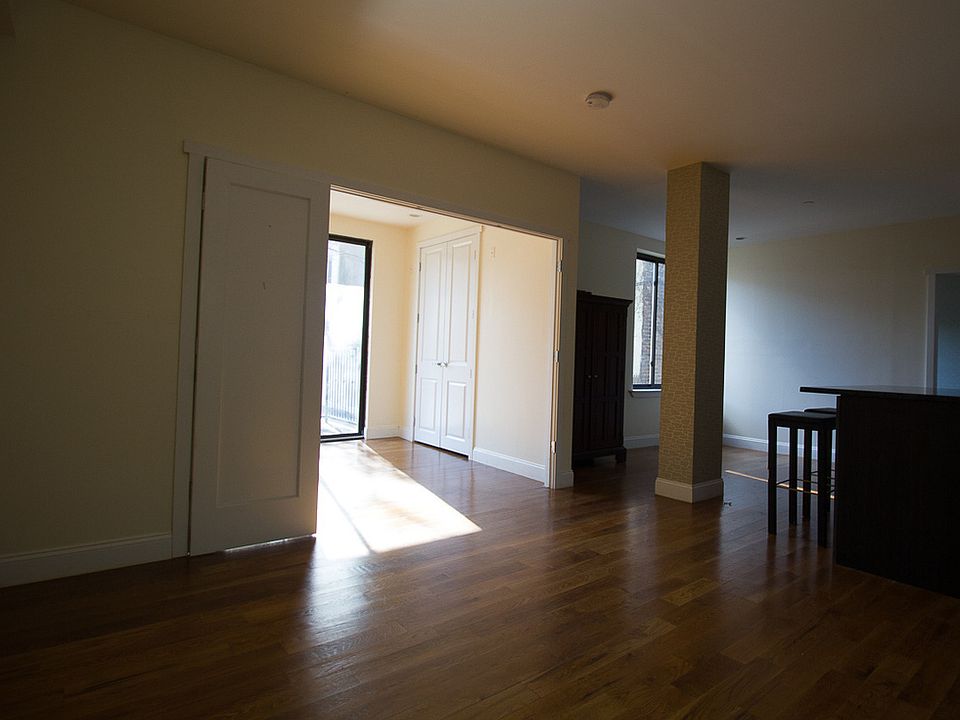 2nd image of 80 Lexington Ave APT 0103