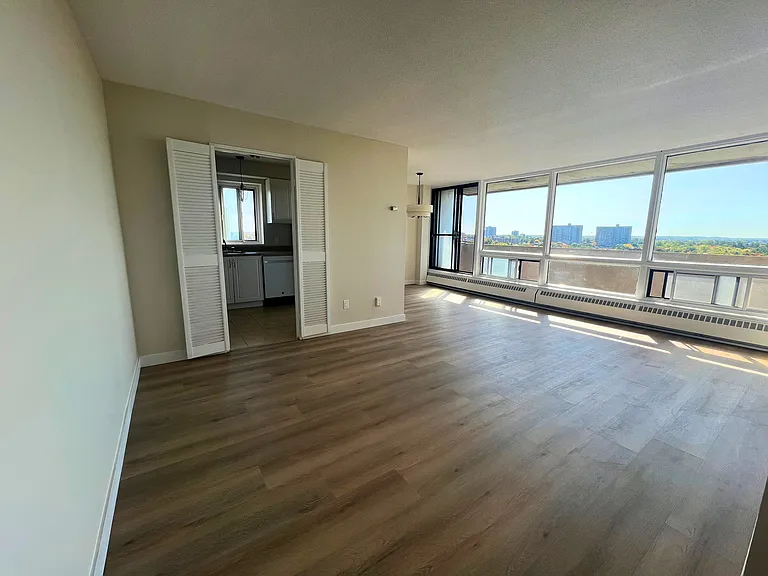 30 McEwen Ave — Photo 8