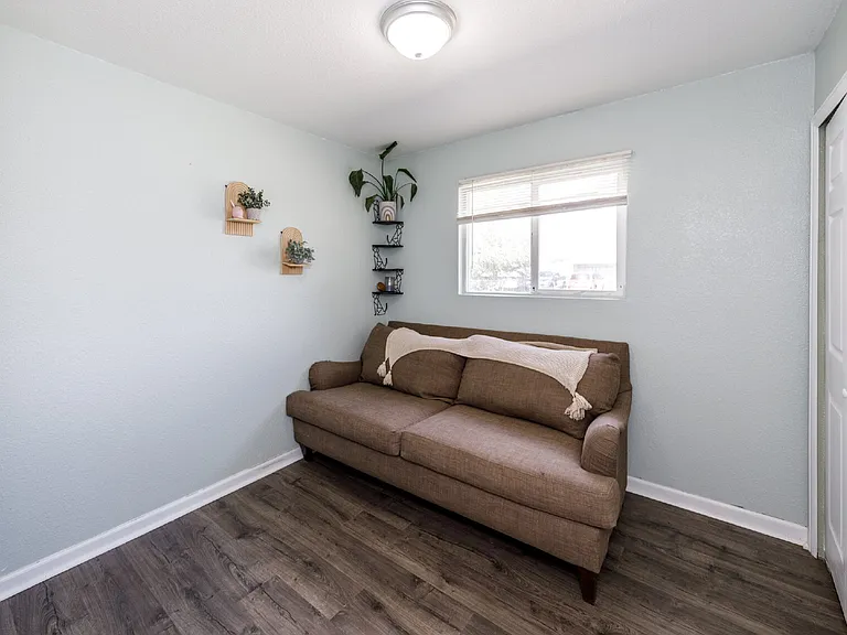 1703 Harrow Rd — Photo 37
