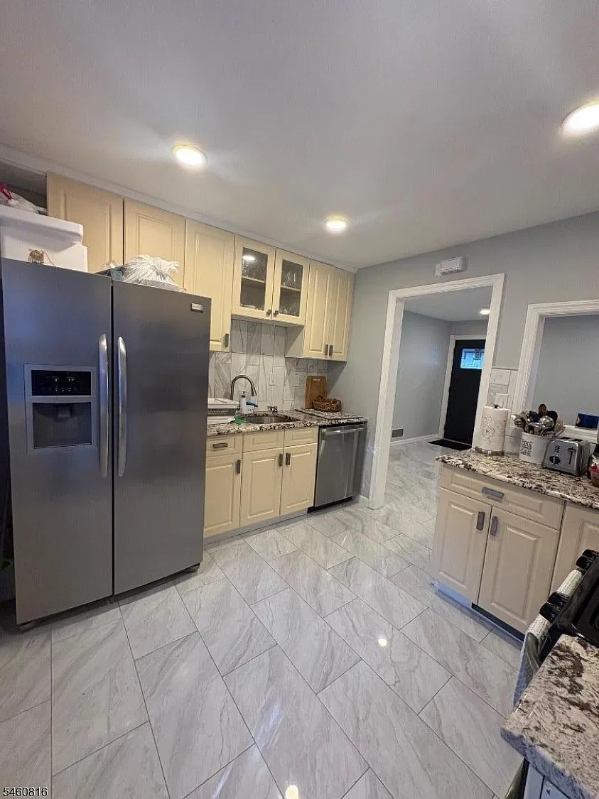 1 bed, 1.0 bath, $1,300 — Photo 4
