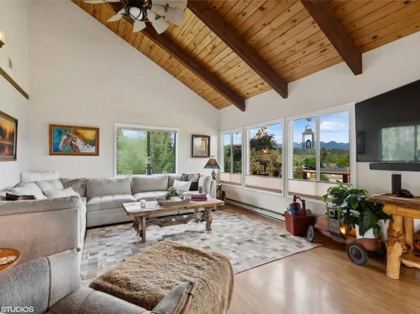 324 Lake Hills Dr, Bigfork, MT 59911