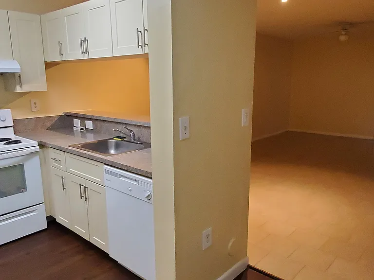 9823 Nob Hill Ct — Photo 14