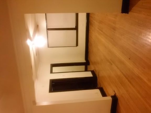 4th image of 10208 S La Salle St