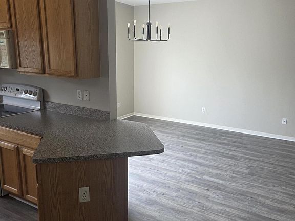4th image of 3211 Addington Dr
