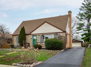 595 S Cedar Ave, Elmhurst, IL 60126