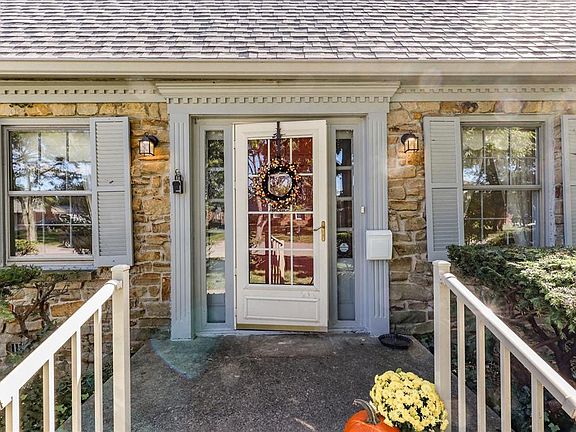 3rd image of 5413 N Kenyon Dr
