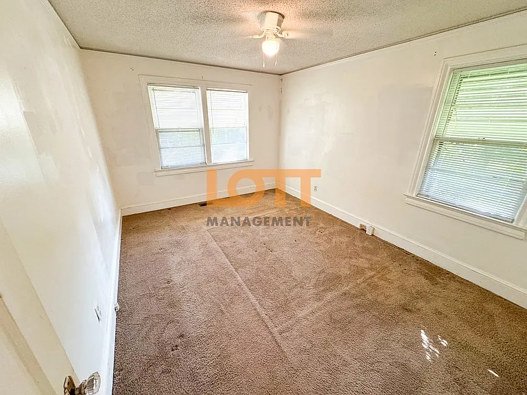 125 Irene Cir — Photo 8