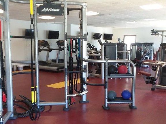 5th image of 3208 Bear Creek Dr