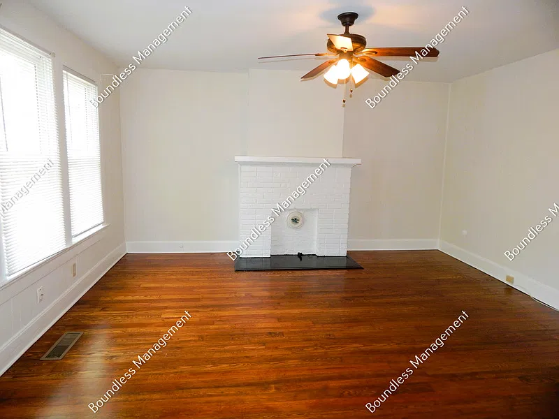 1 bed, 1.0 bath, $1,395 — Photo 2