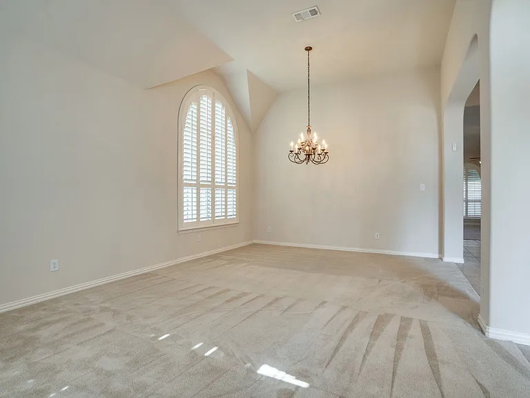 7747 Ivanhoe Dr — Photo 6