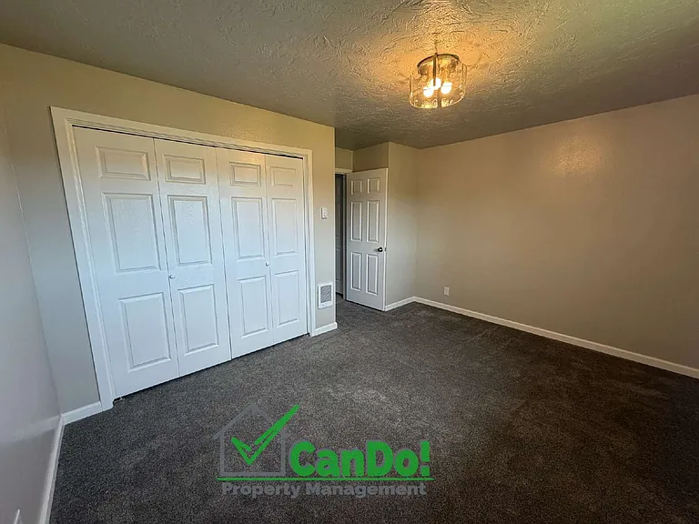 270 Carol Dr #1 — Photo 15