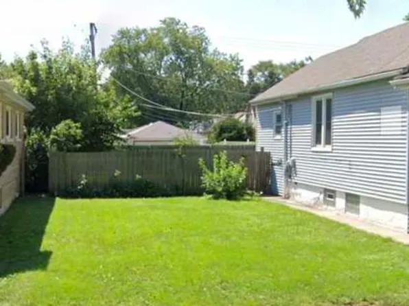 1113 W 123rd St, Calumet Park, IL 60827